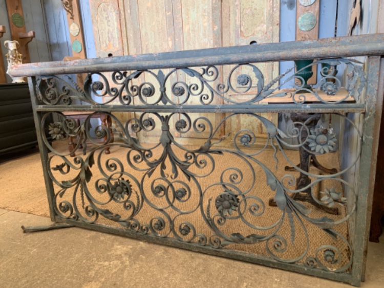 Wrought iron grate end of XVIIIth