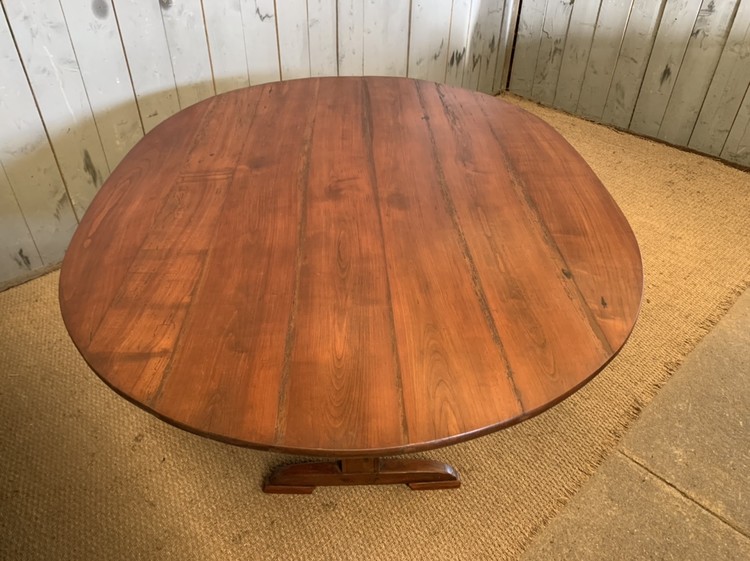 Large oval wine tasting table, mid XIXth