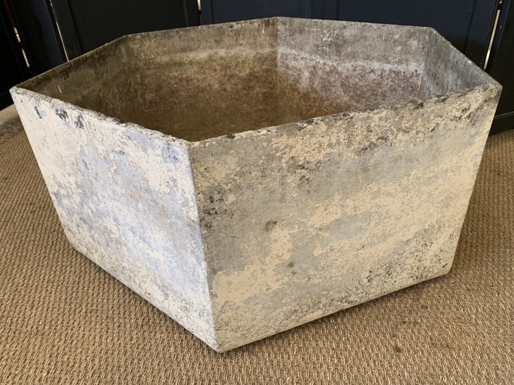 Large exagonal cement Urn from Willy Guhl, mid XXth